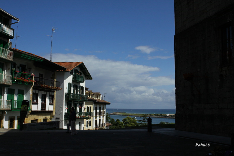 Vista desde la Plaza de Armas. Hondarribia
